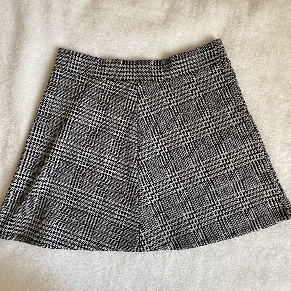 grey plaid skirt
